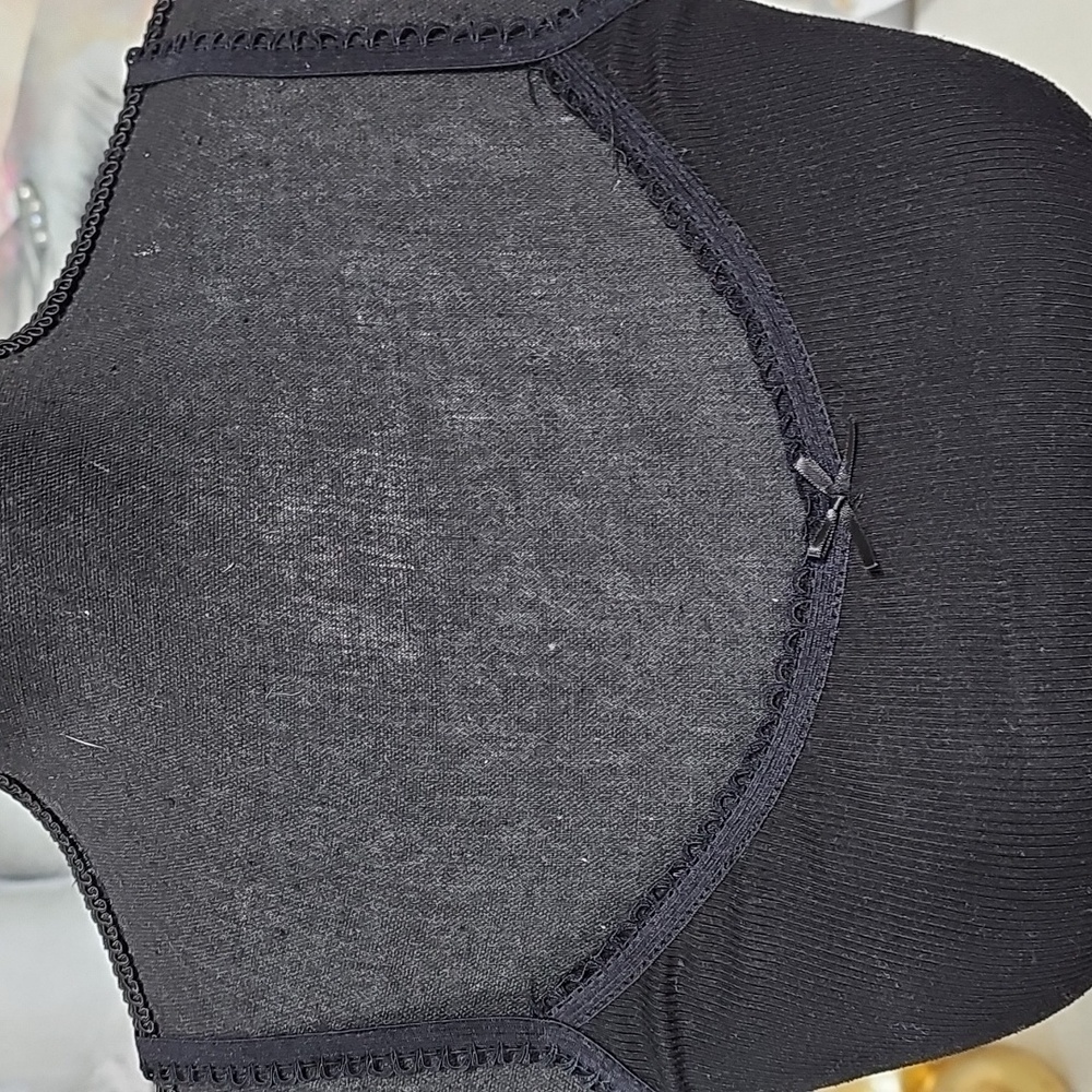 3 for $10 π€ Black Ribbed Cropped Cami with Lace Trim Small - Picture 2 of 5